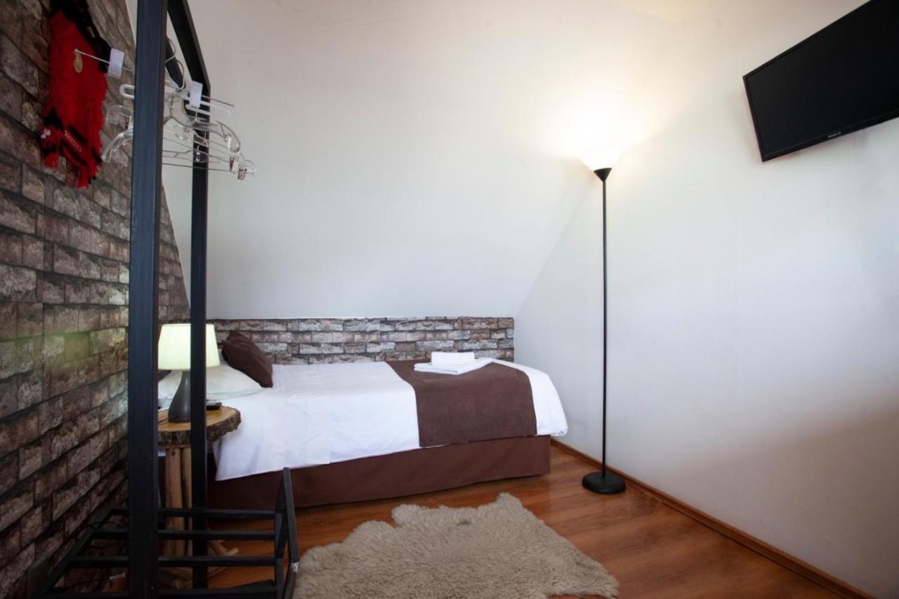 Tel Hauke Hostal Punta Arenas Bagian luar foto
